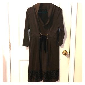 Brown scoop neck dress with 3/4 sleeves l